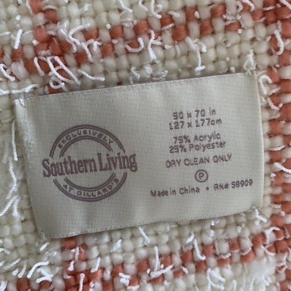 Southern Living Throw Blanket size 50” X 70” - Picture 6 of 7